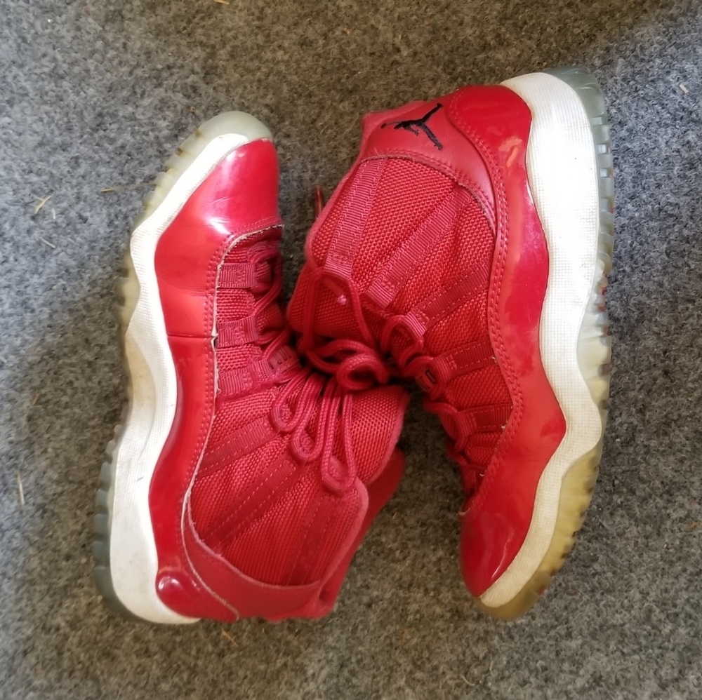 Jordan Retro 11's Youth Size 1